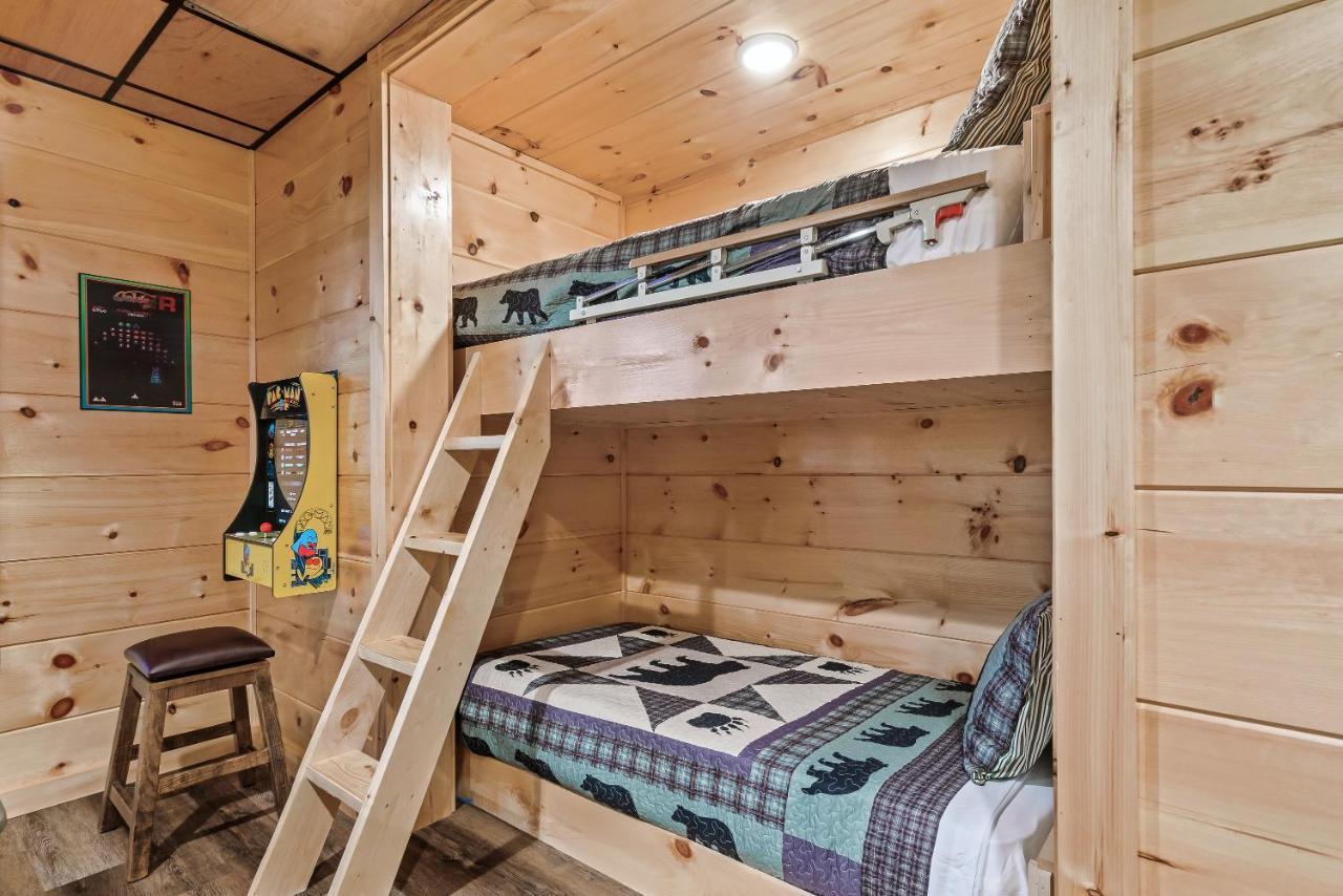 Mountains R Calling, Cozy Hideaway, King Beds, Hot-Tub, Arcade, Ev Ready Піджен-Фордж Екстер'єр фото